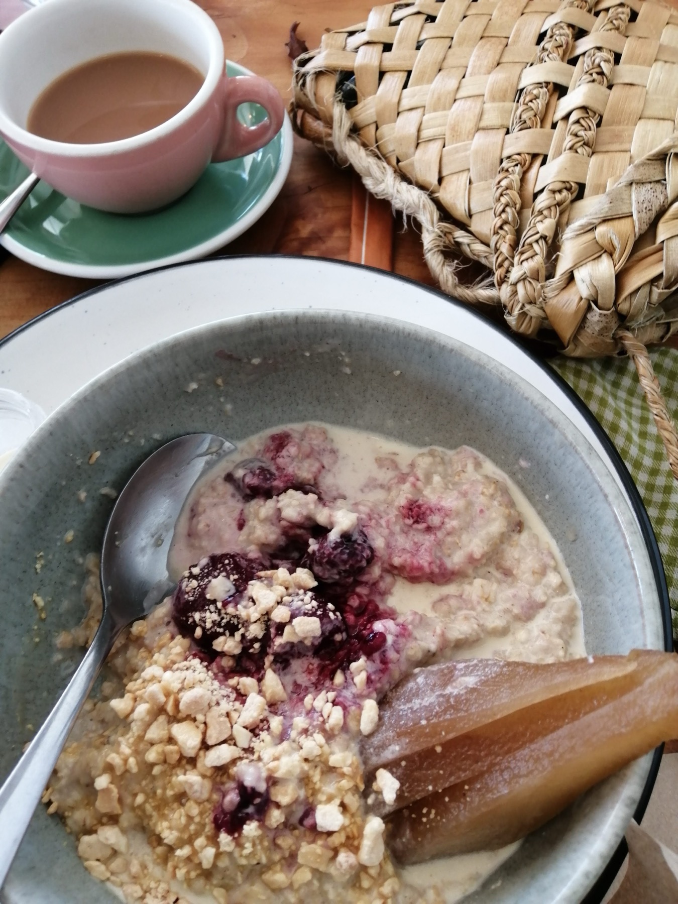 Porridge with berries